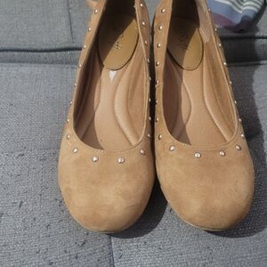 Elegant Tan Flats with Stud Accents
